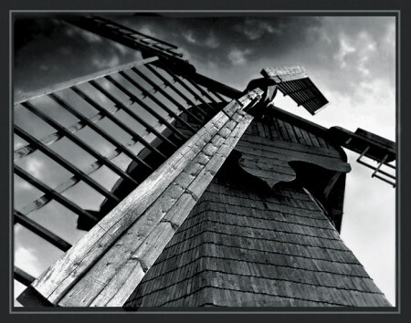 ВЕТРЯНАЯ МЕЛЬНИЦА[дорога VILNIUS-RIGA]