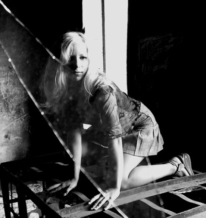 За стеклом-2