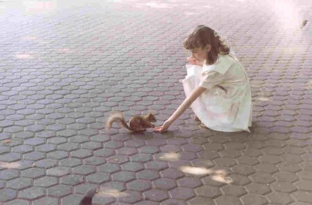 Девочка с белочкой :)