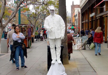 Я памятник себе воздвиг!