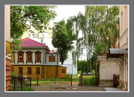 Проходной дворик