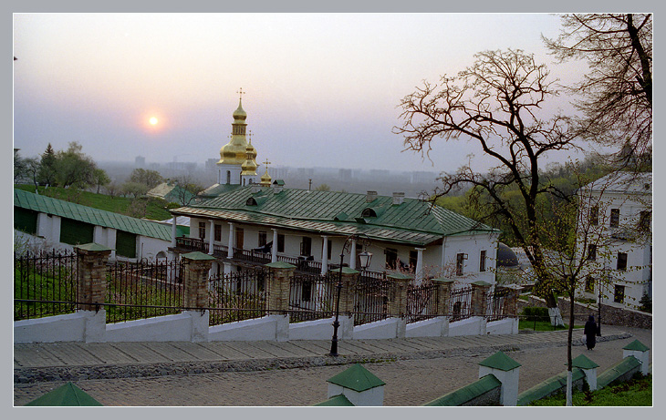 Утро в Лавре.