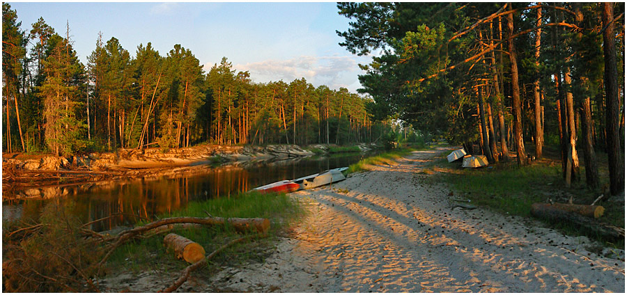 У реки Улымья