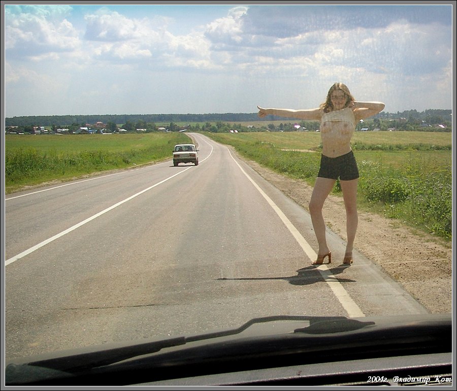 ... так всегда бывает, когда рядом жена сидит... 