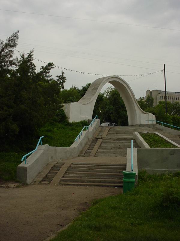 Лестница к арке