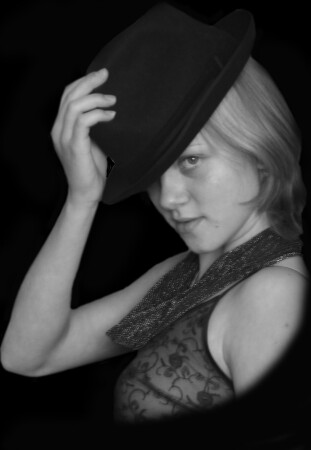 Девушка в чёрном