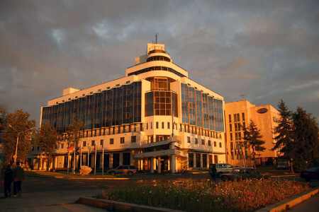На закате