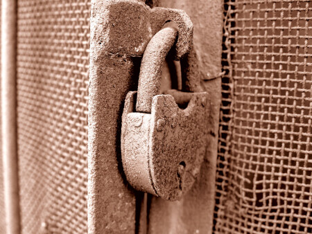 Locked (Песня о стали 7)