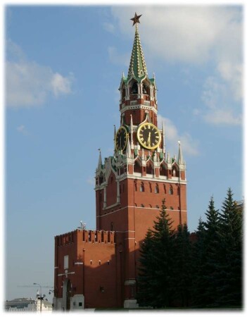 Бьют часы на башне Главной...
