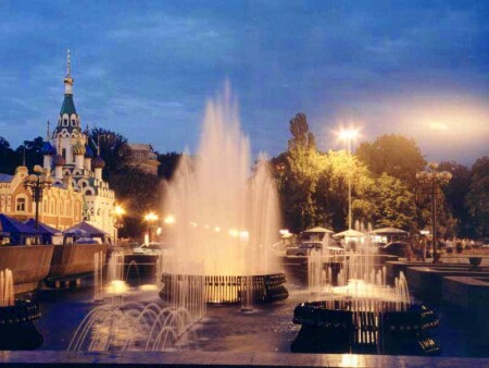 Огней так много золотых...