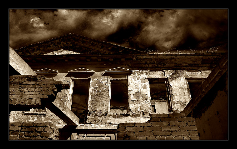 THE OLD HOUSE