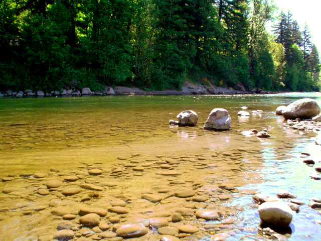 Прозрачная вода.