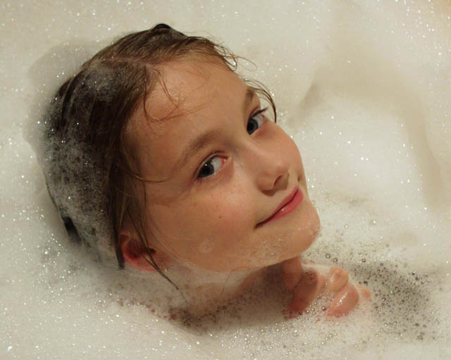 Young Soap-Bubble Star