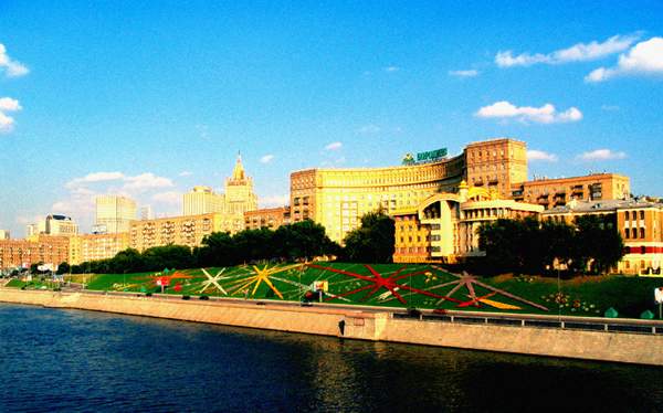 Москва в цвете.