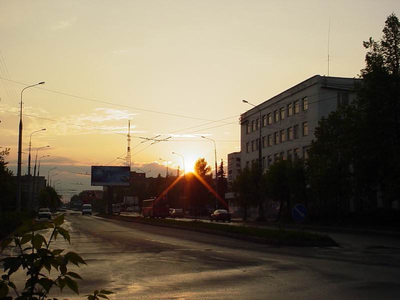 Закат на городских улицах
