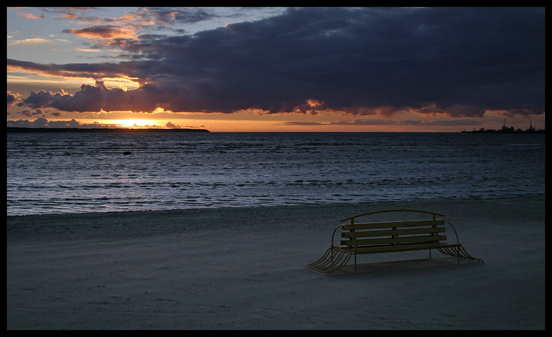 noone to watch the sunset