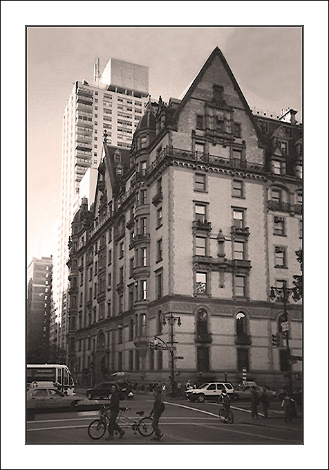 Dakota Apartments, или По Ленноновским местам.