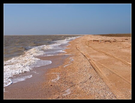 Тропинками у неприветливого моря