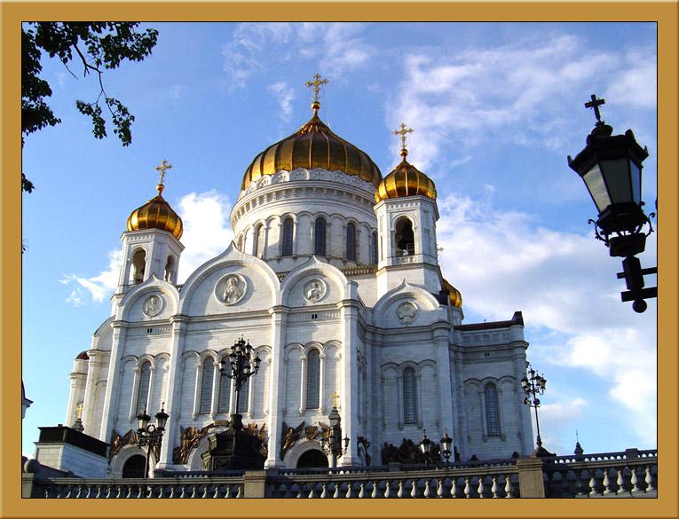 Храм и небеса.