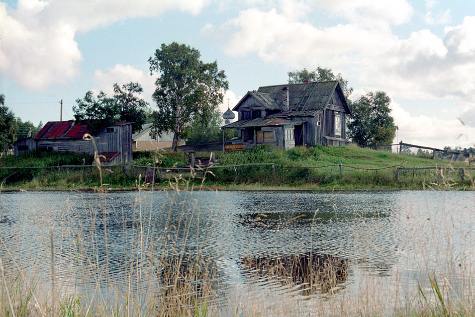 В редкие часы досуга.