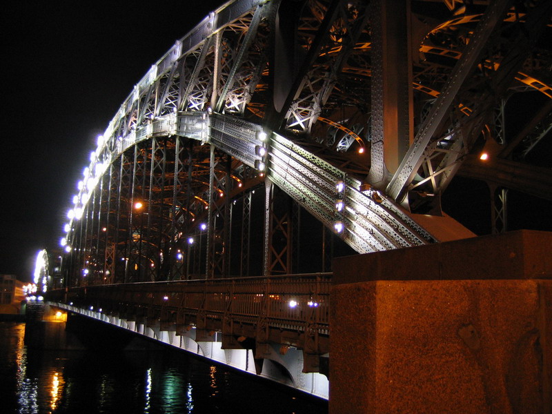 Мост через Неву (вечер)