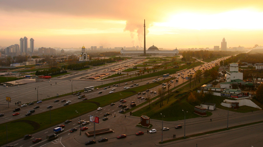 Поклонная гора. Вечер.