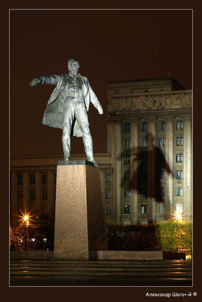 Призрак коммунизма и его призрак...