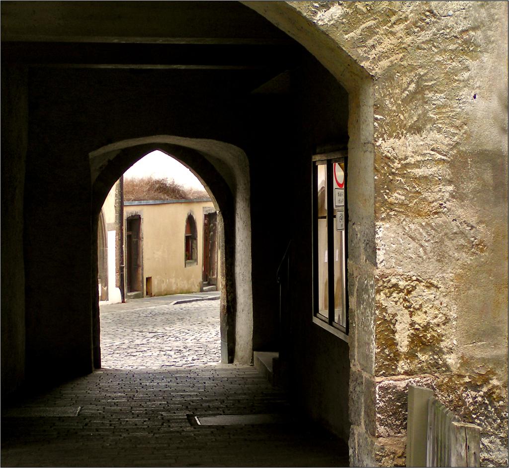 Podvorotnia