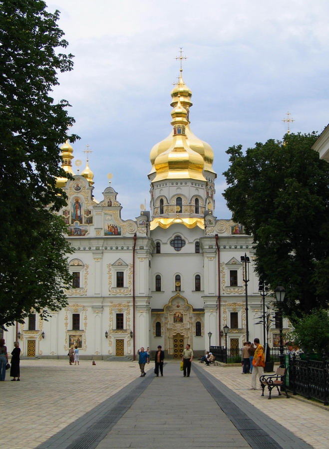 Через века