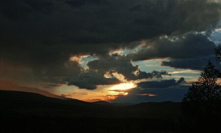 Закат близ Актру