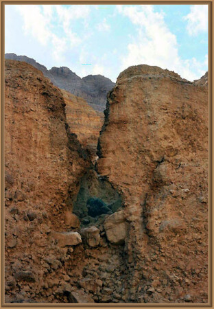 Целующиеся скалы.