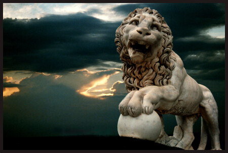 одинокий страж