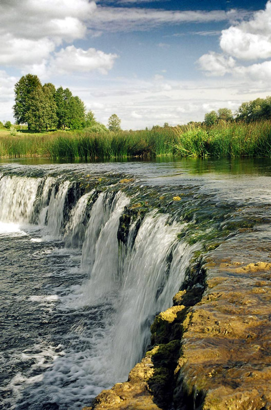 Летняя водопадная