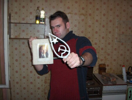 ЛЕНИН ЖИВ