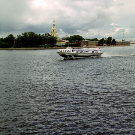 Вид на Петропавловку