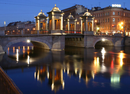 Мост Ломоносова ночью