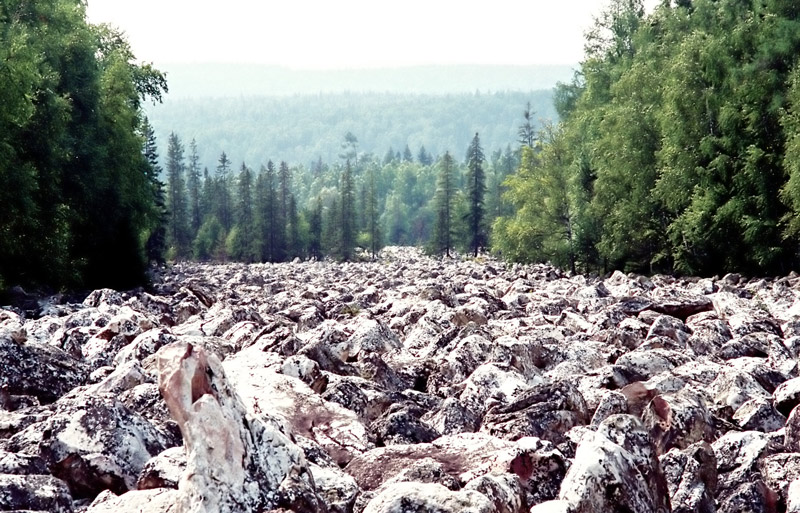 Каменая река