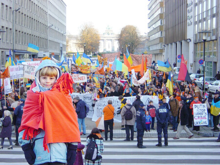 Моя мама за оранжевых, или украинский &amp;quot;Гаврош&amp;quot; на улицах Брюсселя