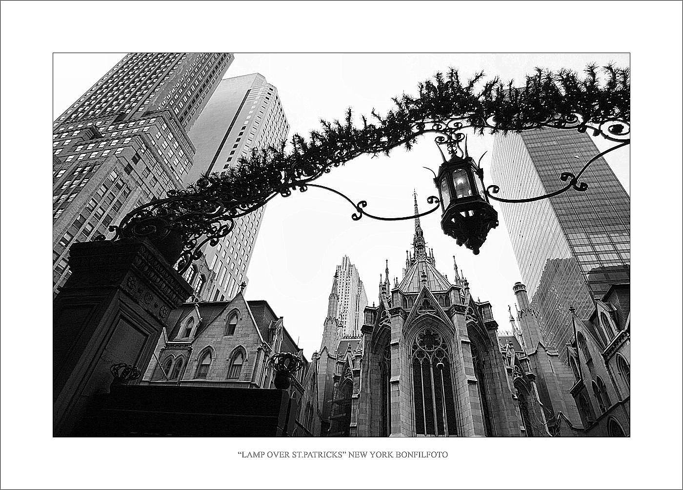 &quot;CHRISTMAS LAMP&quot;NEW YORK