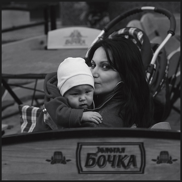 На улице Арбат...