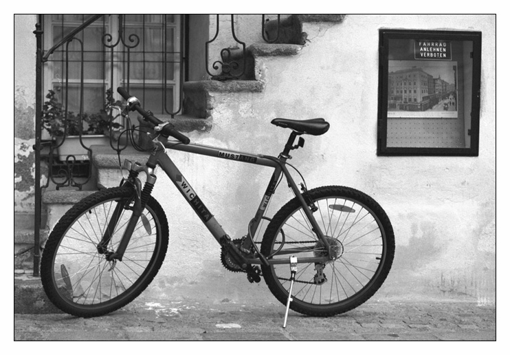 Bike &amp; Wall