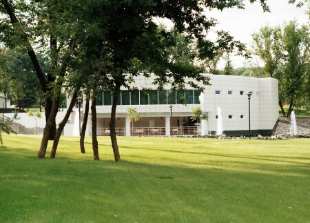 городская лужайка