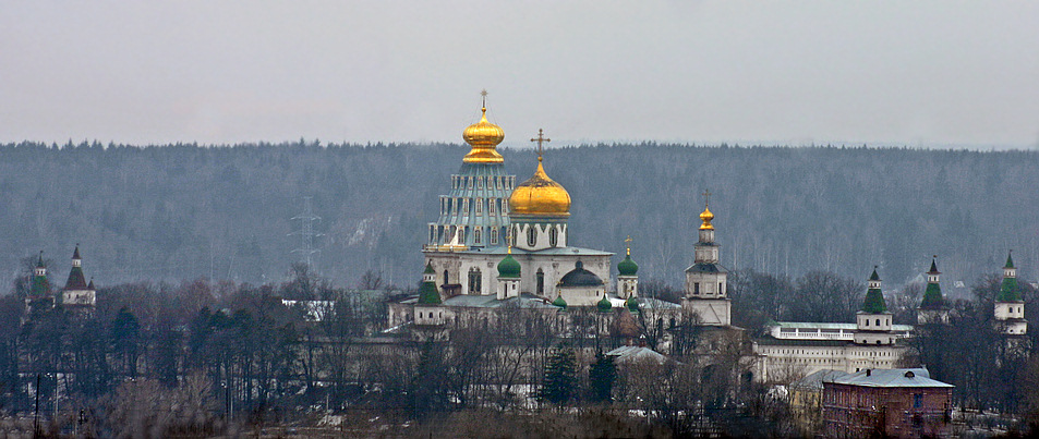 Монастырь - вид с крыши.