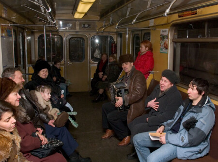 ...а самолет летел, колеса терлися.