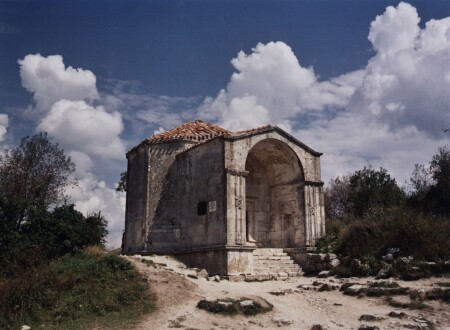 Склеп в облаках