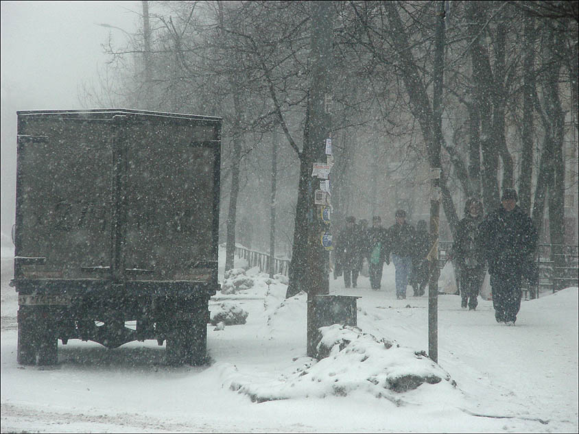 с утра шел снег