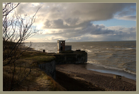 Стерегущая море