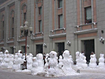 Старый Арбат. Солдаты Зимы штурмуют театр Вахтангова