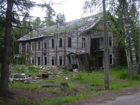 Вымерший дом...