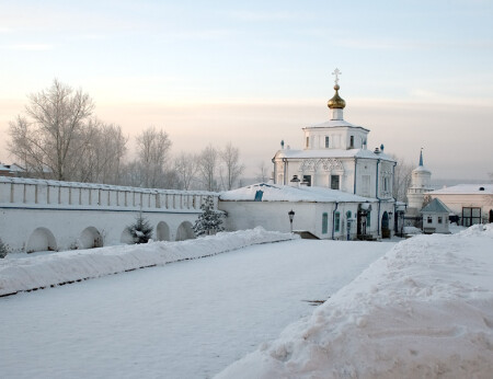 Великая монастырская стена